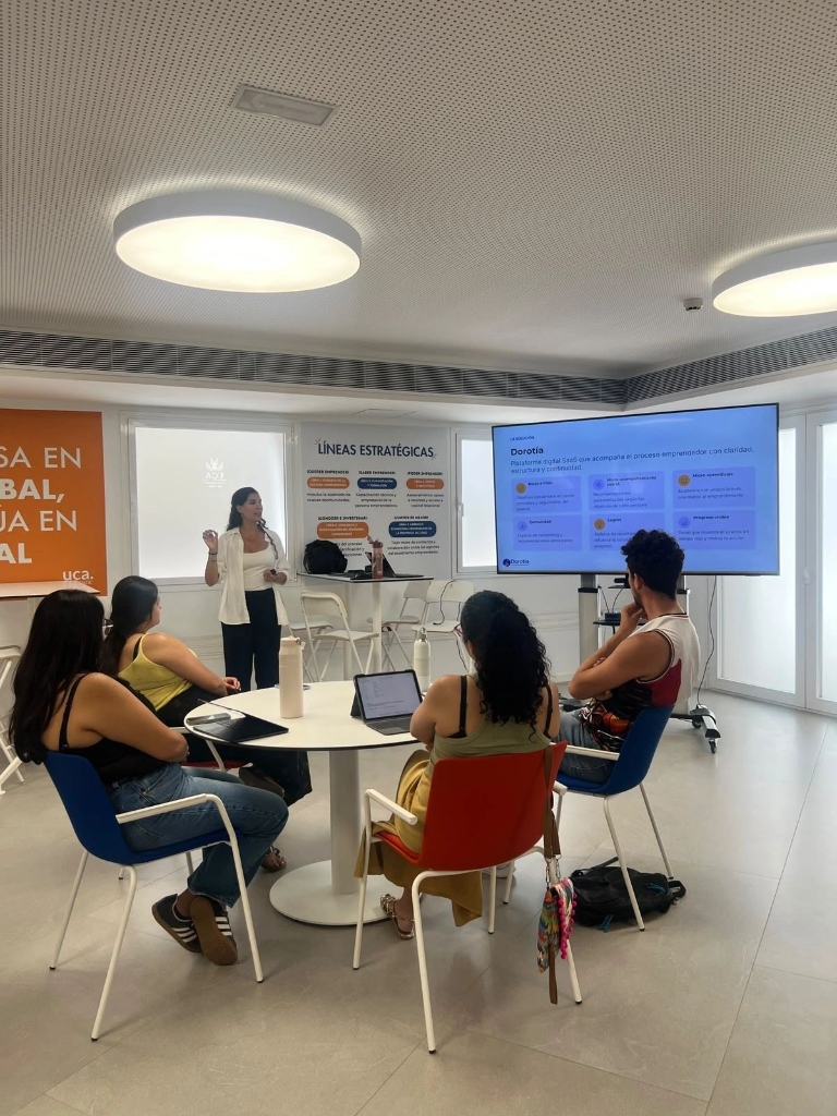 Talleres y Charlas en UCA Emprende